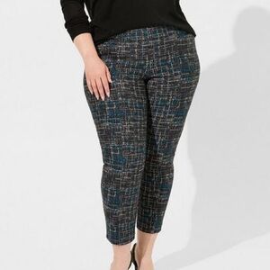 Torrid (NWT) Pull on Luxe Ponte Pencil pants - Marl dot Periscope